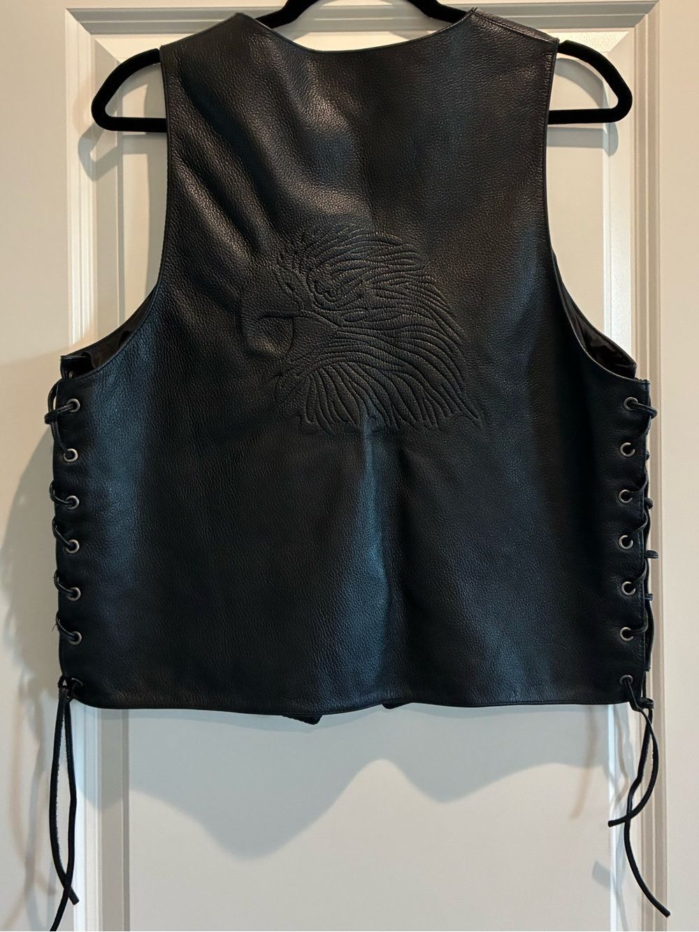 WILSONS LEATHER Embossed American Eagle Motorcycle Vest Tassel Size Medium